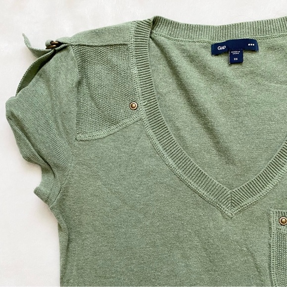 ⭐️ GAP Green Short Sleeve V-neck Sweater XS - Picture 3 of 13